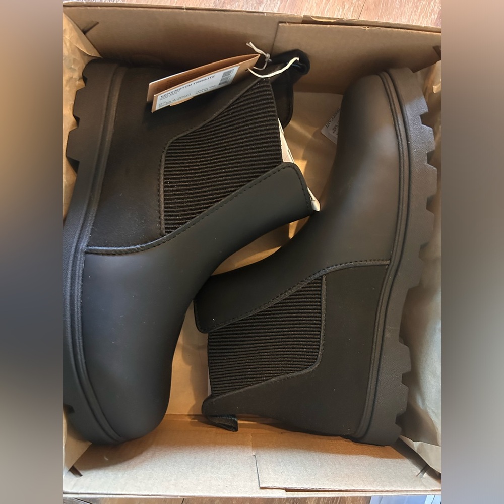 BNIB Native Kensington Treklite Black